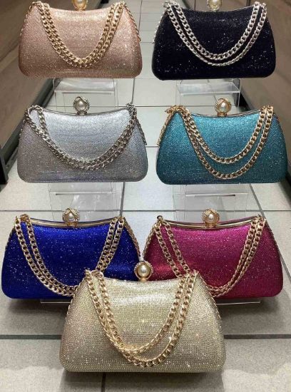 Obrazek Torebka, kuferek z kryształami Swarovski i perłą Włochy